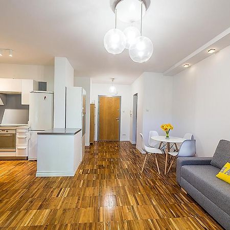 Apartment Powisle With Garage Βαρσοβία Εξωτερικό φωτογραφία